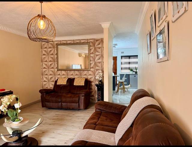 3 BEDROOM TOWNHOUSE FOR SALE IN RESERVOIR HILLS